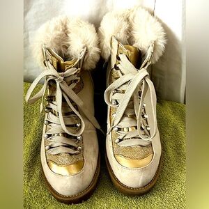 Juicy Couture Heeled Boots Womens Size 8M Gold Sude Leather Faux Fur Lace-up